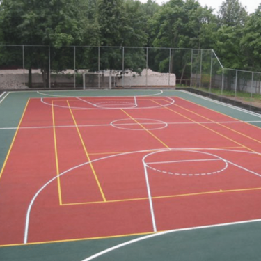 Покрытие из резиновой крошки — универсальный материал для безопасных и долговечных спортивных и детских площадок. В статье — что это та...
