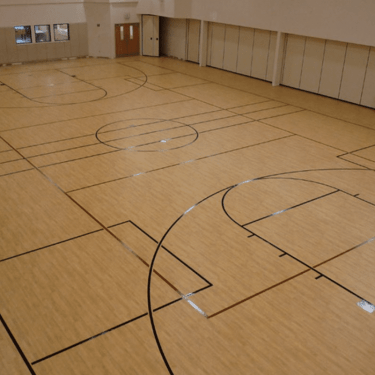 Укладка спортивного линолеума — это не просто монтаж, а точная технология, от которой зависит безопасность, срок службы и комфорт при занятия...