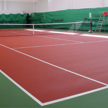 Профессиональный подход к разметке теннисного корта начинается с точности: правильные размеры, линии и их размещение согласно стандартам ITF. В ста...
