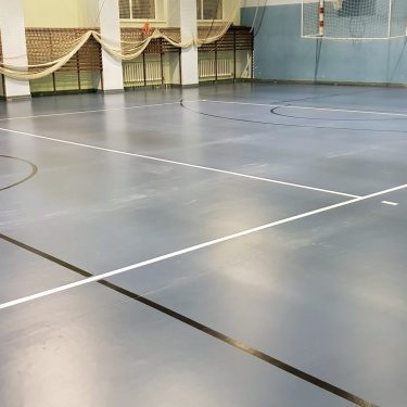 Спортивный линолеум сочетает в себе надёжность, амортизацию и безопасность. В статье — преимущества материала, где он используется, как уклад...