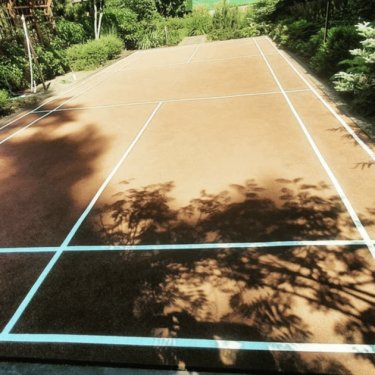 Какие размеры имеет поле для бадминтона? Как правильно нанести линии для одиночной и парной игры? В этой статье вы найдете понятную схему, актуальн...