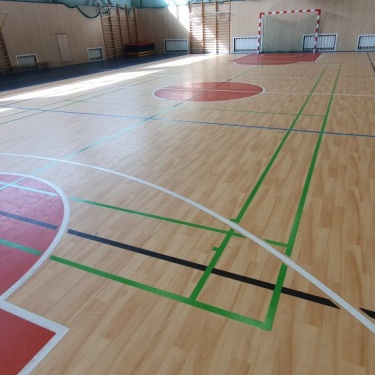 История о том, как некачественная укладка спортивного линолеума поставила под угрозу открытие зала, и как профессиональный подход позволил восстано...