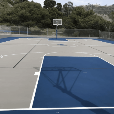 Стритбол — это быстрый и зрелищный формат баскетбола 3x3, где точная разметка играет ключевую роль. В статье — схема и размеры площадки...